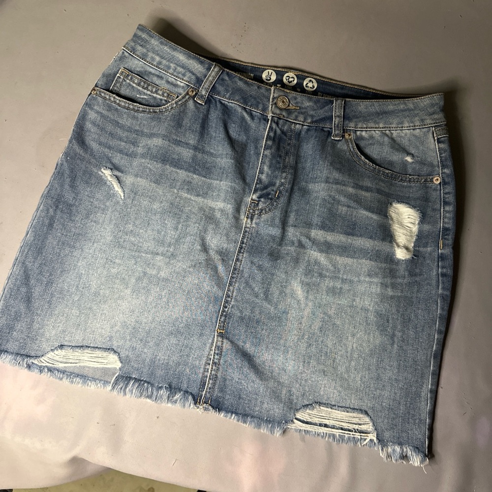 Vintage Reunion Stylish Distressed Denim Mini Skirt